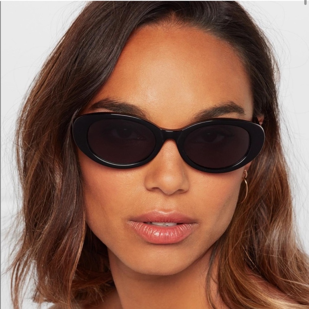 Roberi & Fraud Betty Sunglasses - Picture 7 of 10